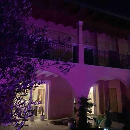 Apartment Charme And Relax With Garden And Swimming Pool Desenzano del Garda Exterior foto