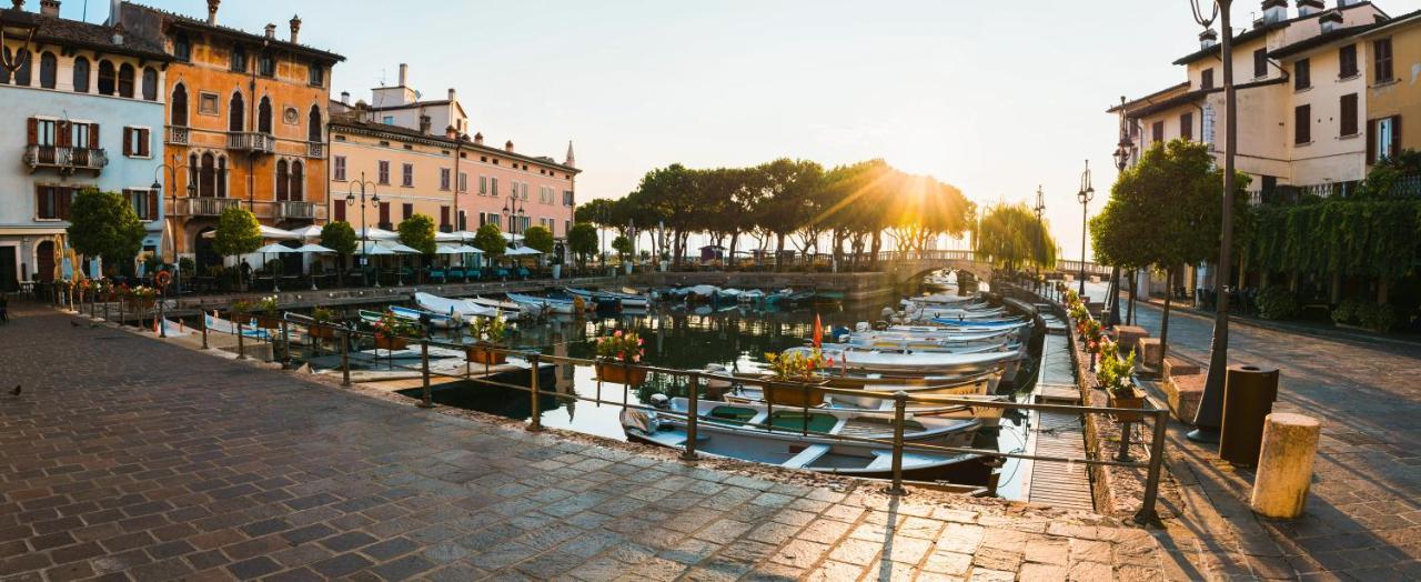 Apartment Charme And Relax With Garden And Swimming Pool Desenzano del Garda Exterior foto