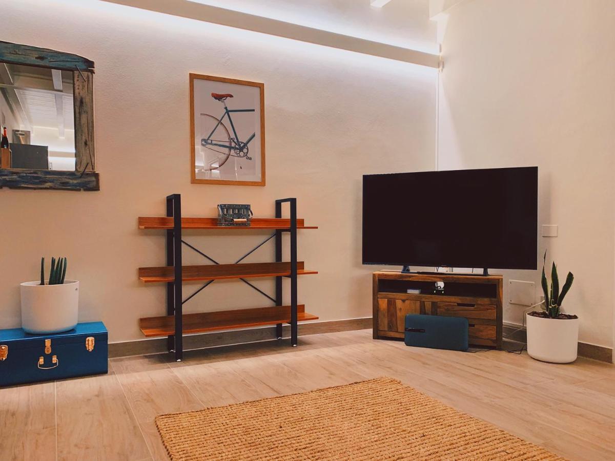 Apartment Charme And Relax With Garden And Swimming Pool Desenzano del Garda Exterior foto